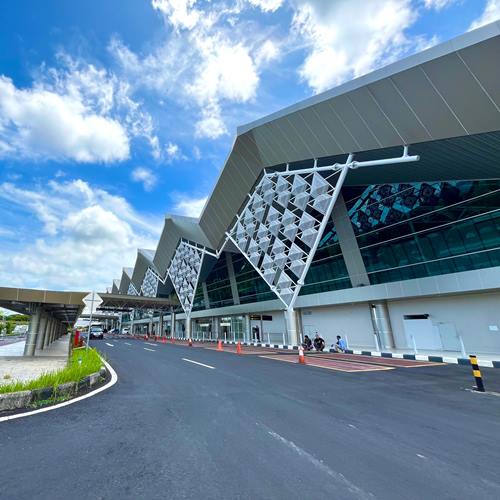 desain dan pasang fasad bandara 3