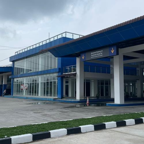 desain dan pasang fasad stasiun kereta api 5